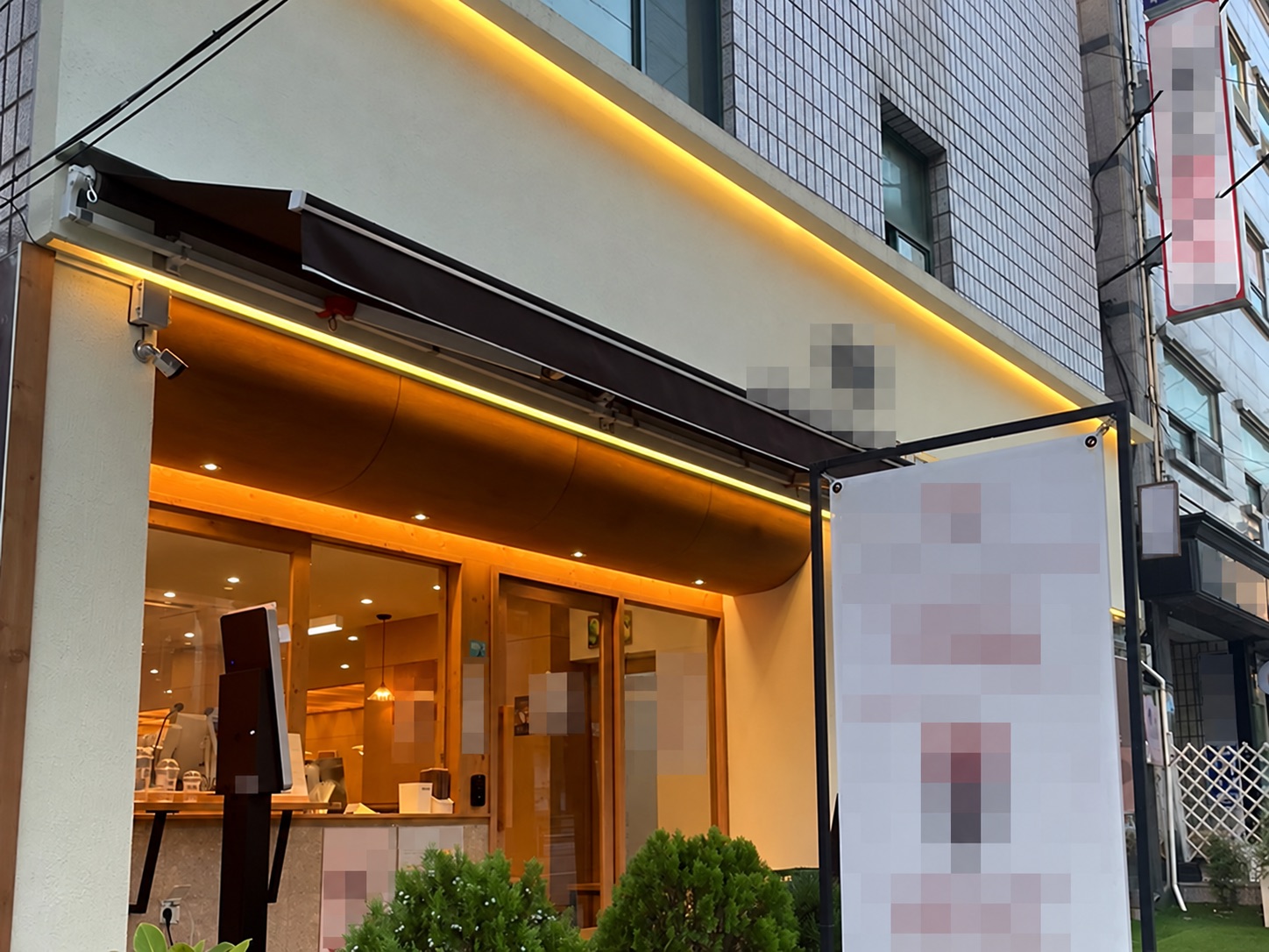 텐퍼센트커피 브랜드 참고 사진. 개인정보 보호 편집본이며 해당 매물의 실사진이 아닙니다.